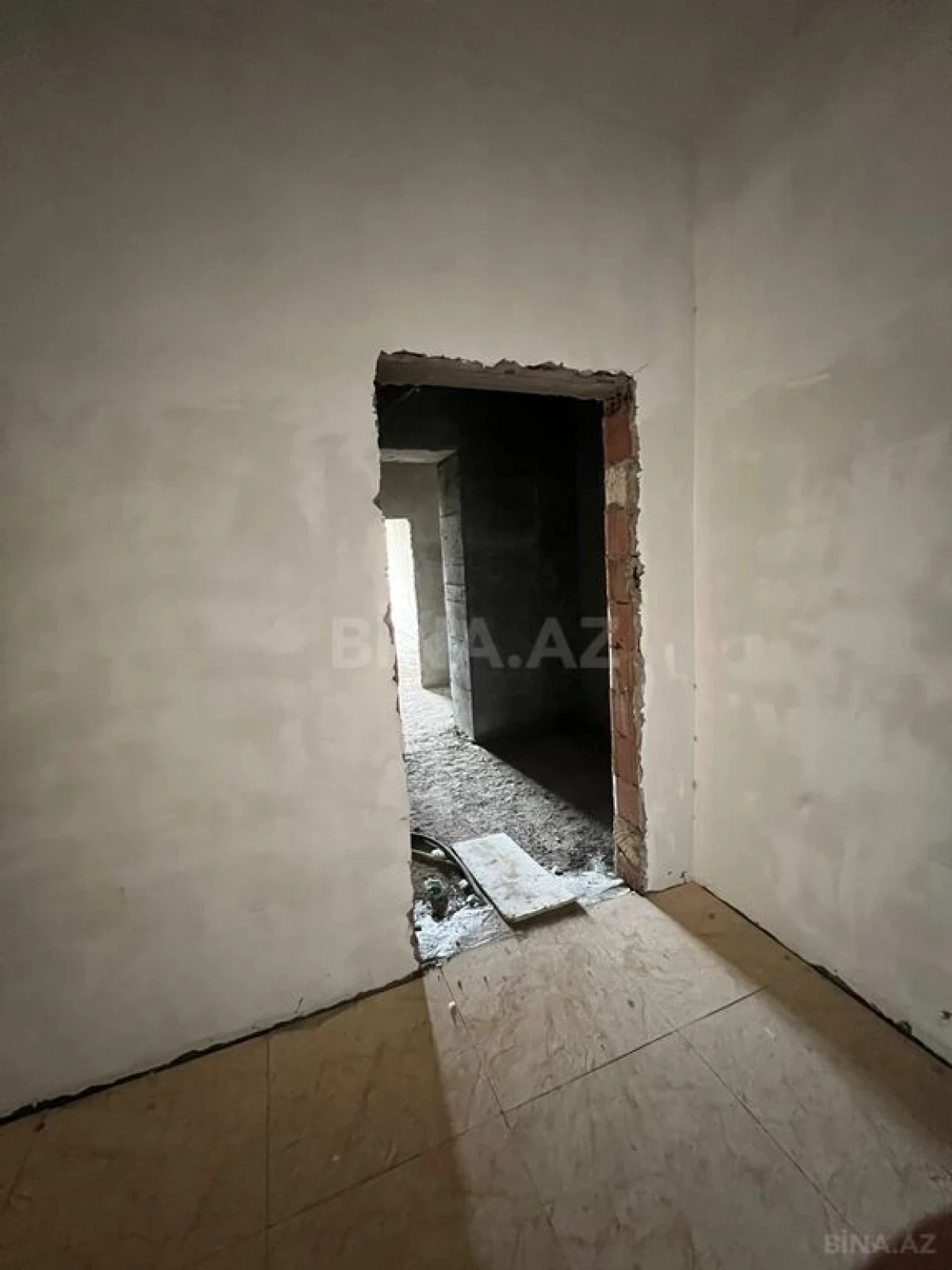Satılır 4 otaqlı mənzil 186 m²