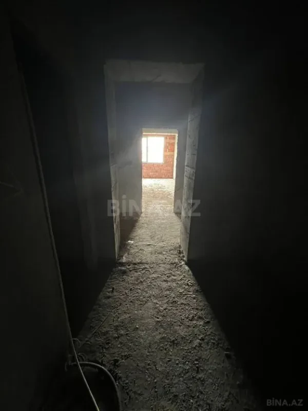 Satılır 4 otaqlı mənzil 186 m²
