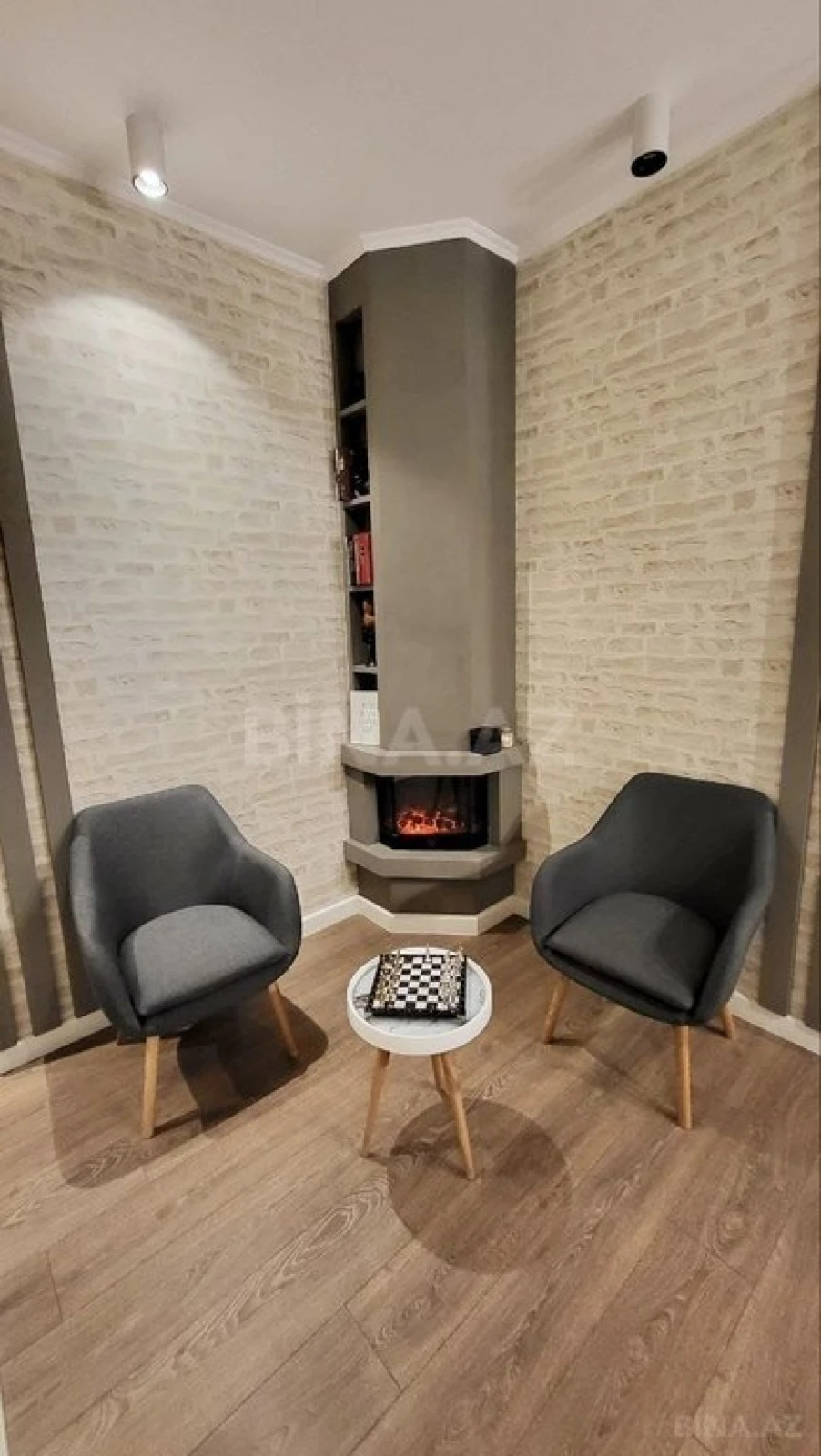 Satılır 4 otaqlı mənzil 150 m²