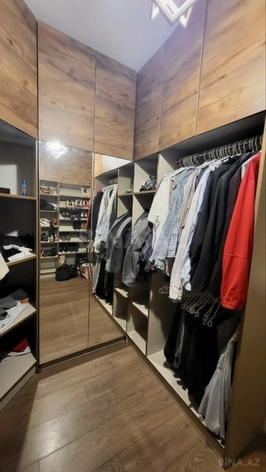 Satılır 4 otaqlı mənzil 150 m²