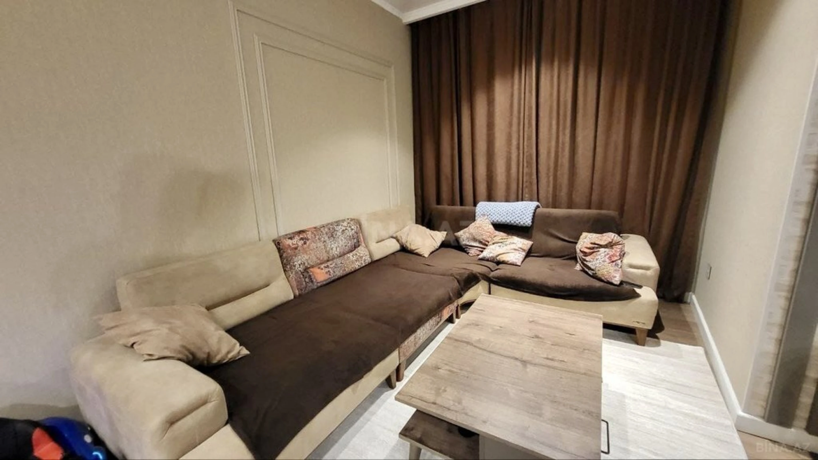 Satılır 4 otaqlı mənzil 150 m²