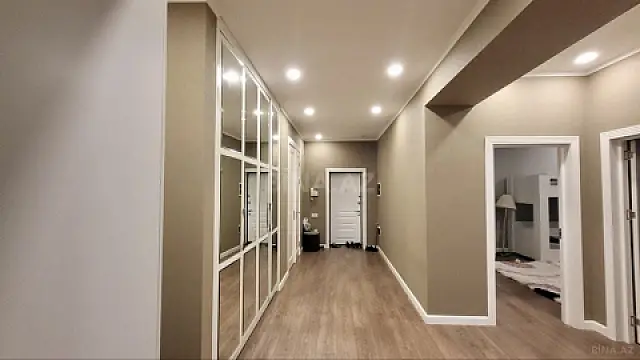 Satılır 4 otaqlı mənzil 150 m²