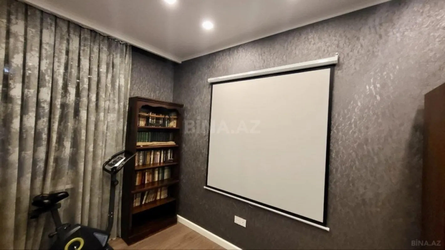 Satılır 4 otaqlı mənzil 150 m²