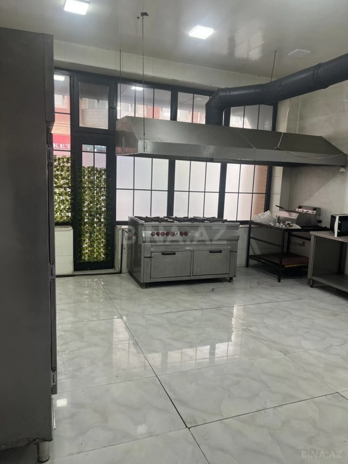 Kirayə verilir obyekt 700 m²