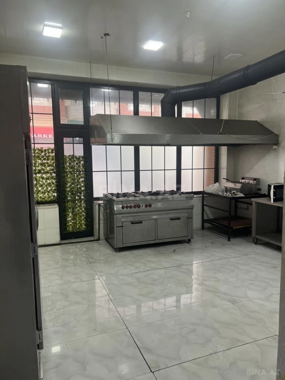 Kirayə verilir obyekt 700 m²