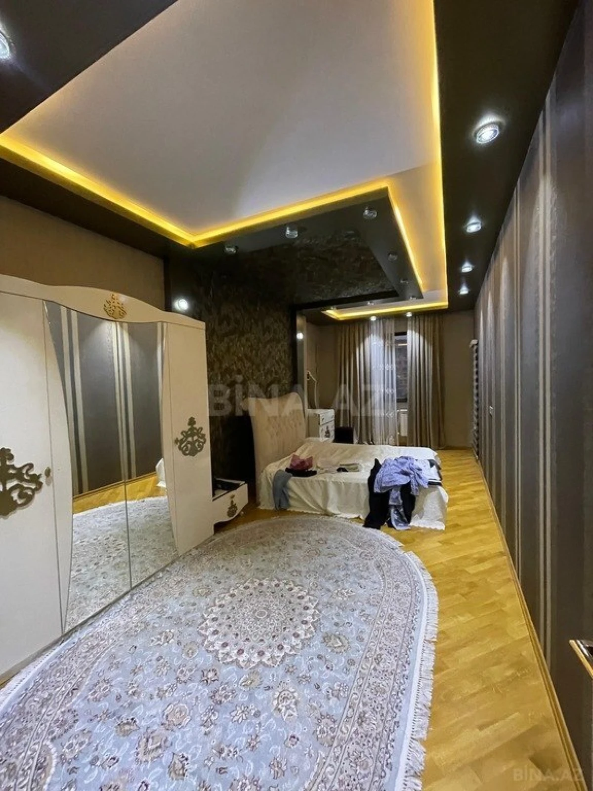 Satılır 3 otaqlı mənzil 128 m²