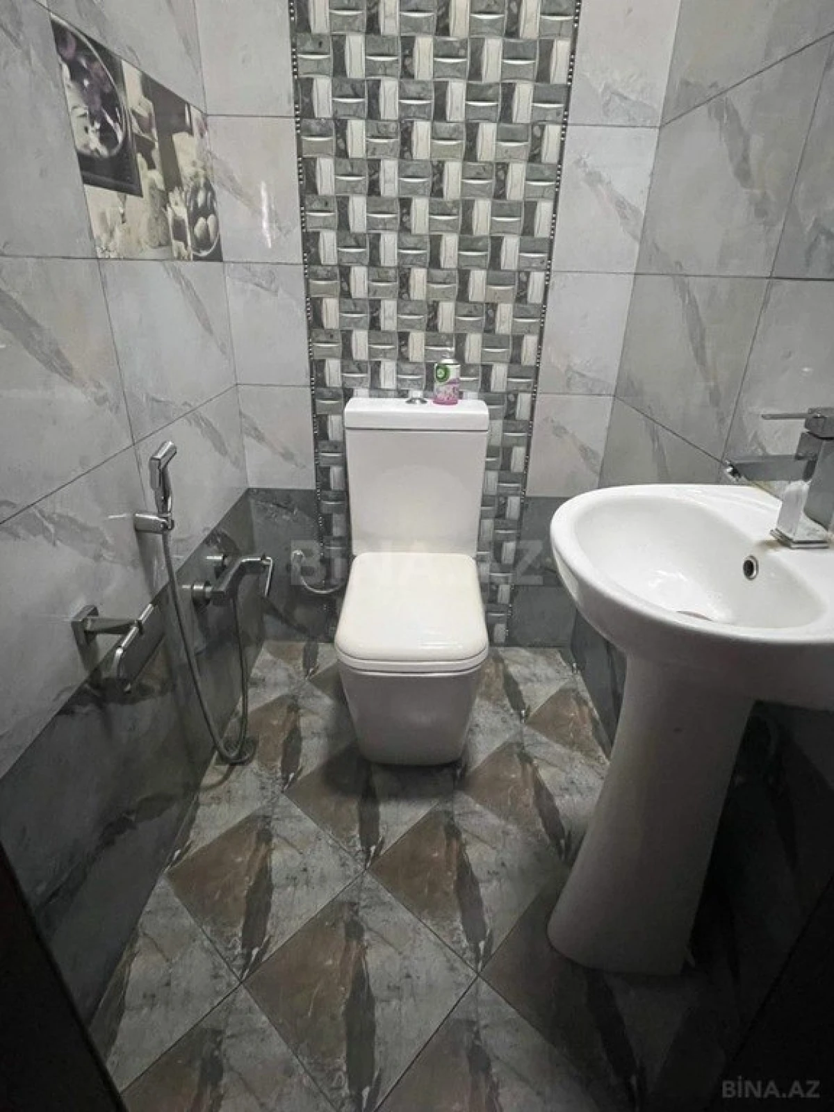 Satılır 3 otaqlı mənzil 128 m²