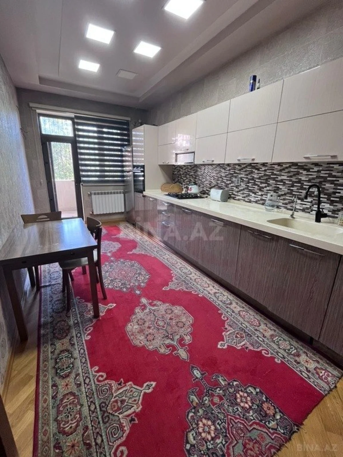 Satılır 3 otaqlı mənzil 128 m²