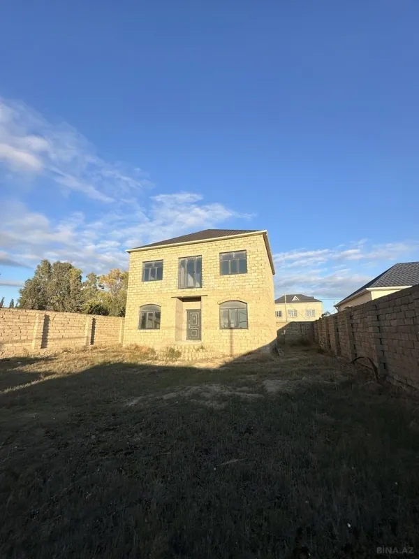 Satılır 6 otaqlı həyət evi 220 m²
