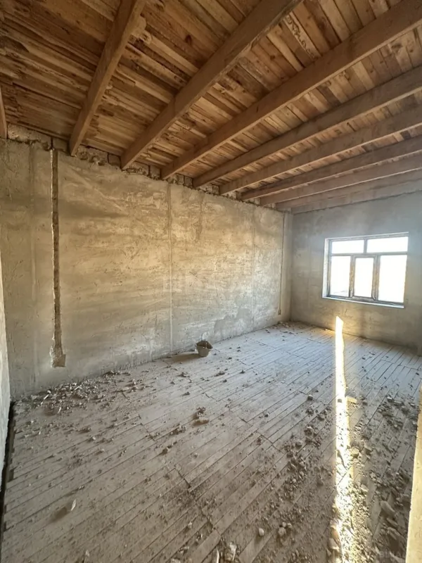 Satılır 6 otaqlı həyət evi 220 m²