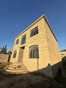 Satılır 6 otaqlı həyət evi 220 m²