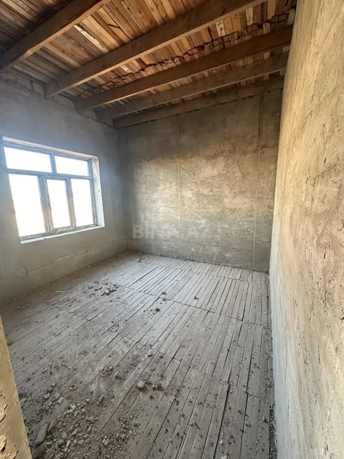 Satılır 6 otaqlı həyət evi 220 m²