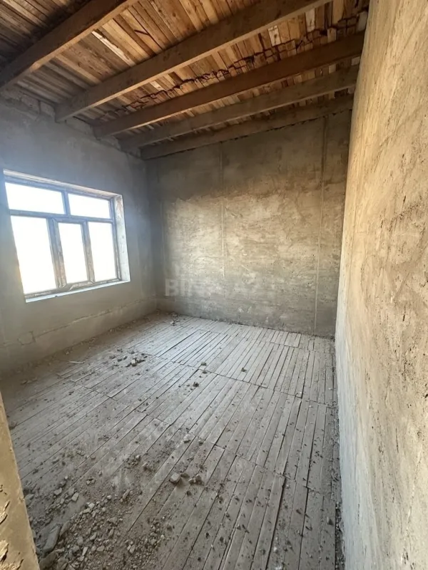 Satılır 6 otaqlı həyət evi 220 m²