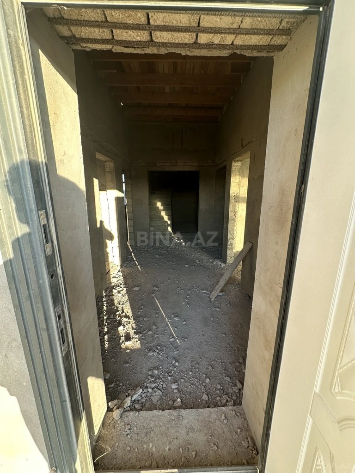 Satılır 6 otaqlı həyət evi 220 m²