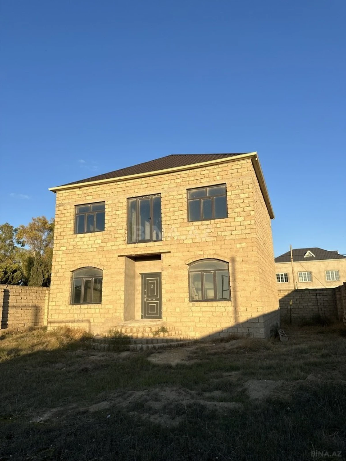 Satılır 6 otaqlı həyət evi 220 m²