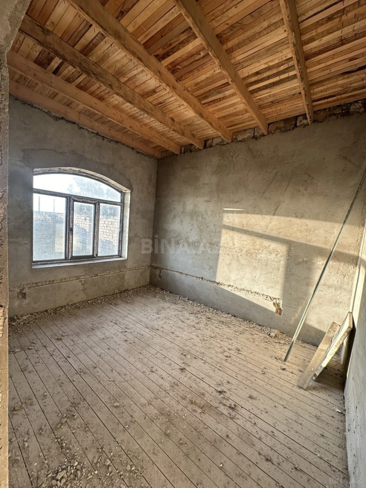 Satılır 6 otaqlı həyət evi 220 m²