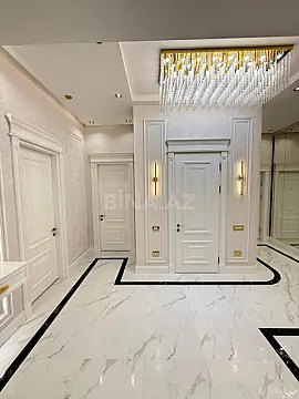 Satılır 4 otaqlı mənzil 190 m²