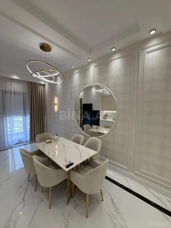 Satılır 4 otaqlı mənzil 190 m²