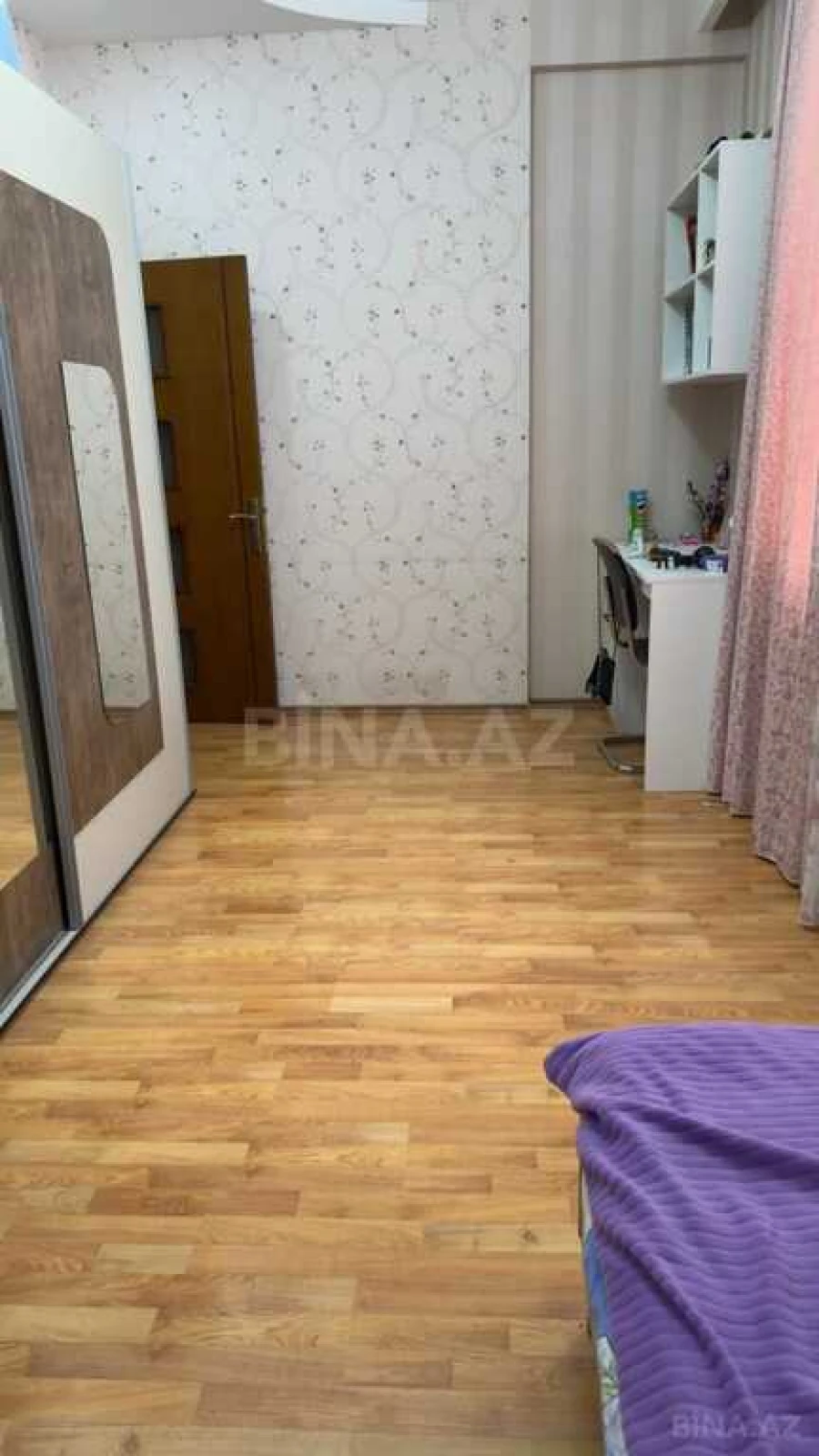 Satılır 3 otaqlı mənzil 135 m²