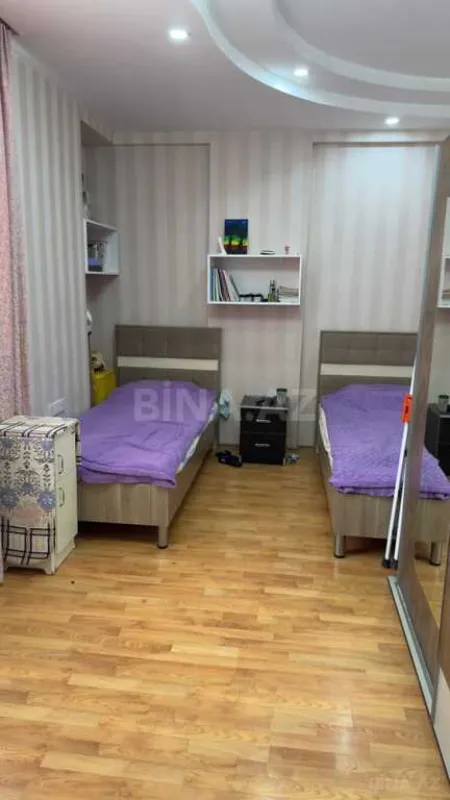 Satılır 3 otaqlı mənzil 135 m²