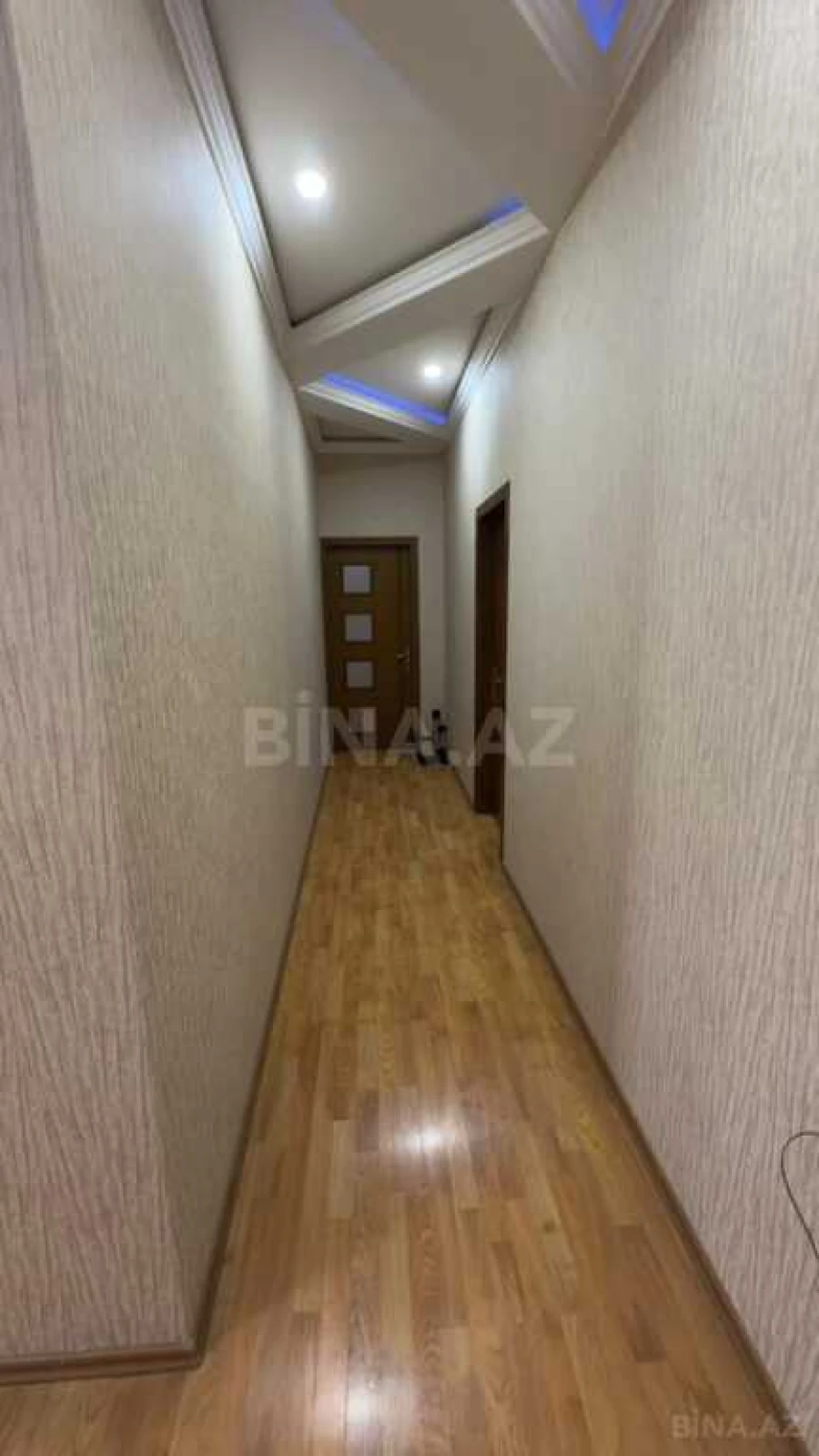 Satılır 3 otaqlı mənzil 135 m²
