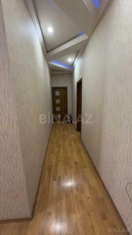 Satılır 3 otaqlı mənzil 135 m²