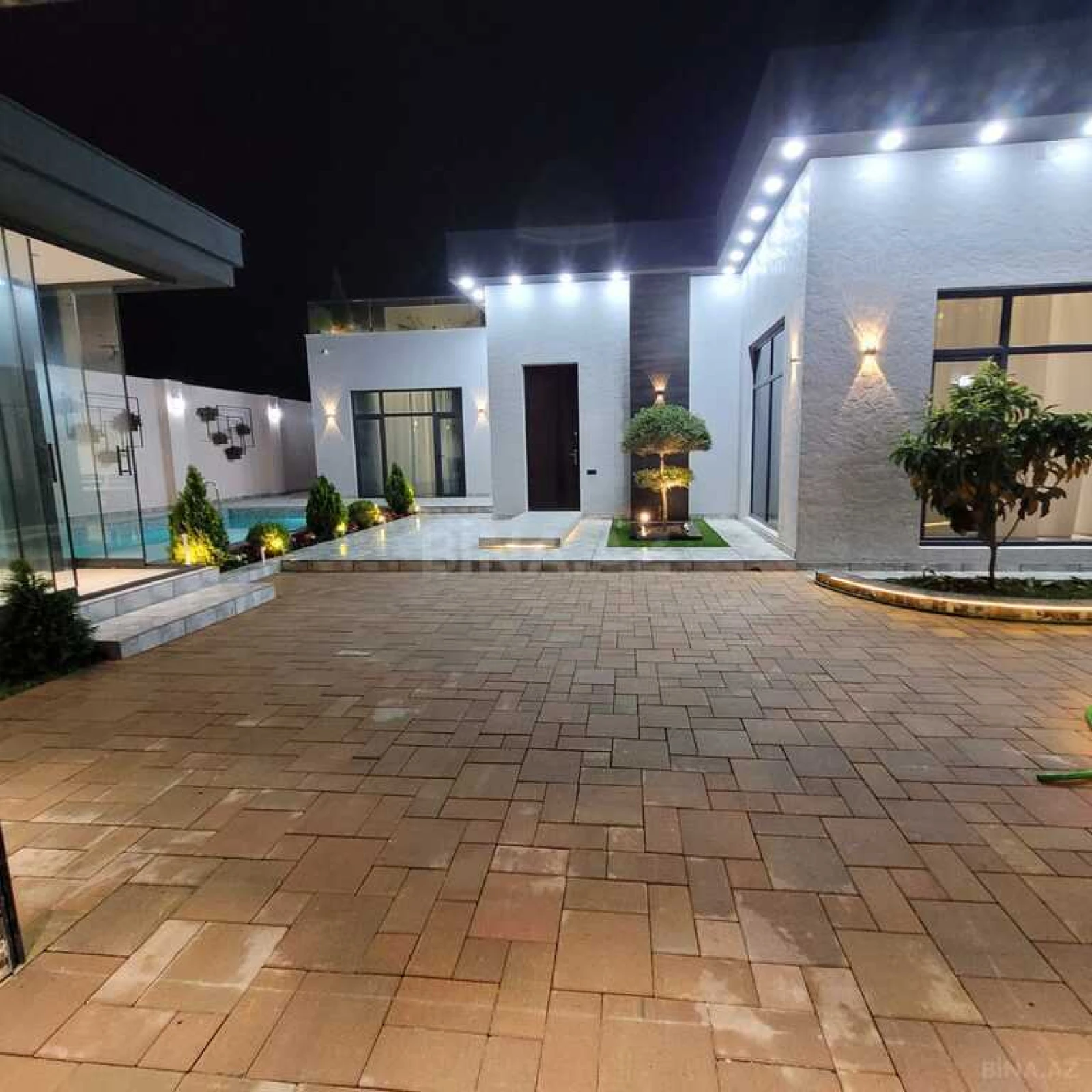 Satılır 4 otaqlı həyət evi 180 m²