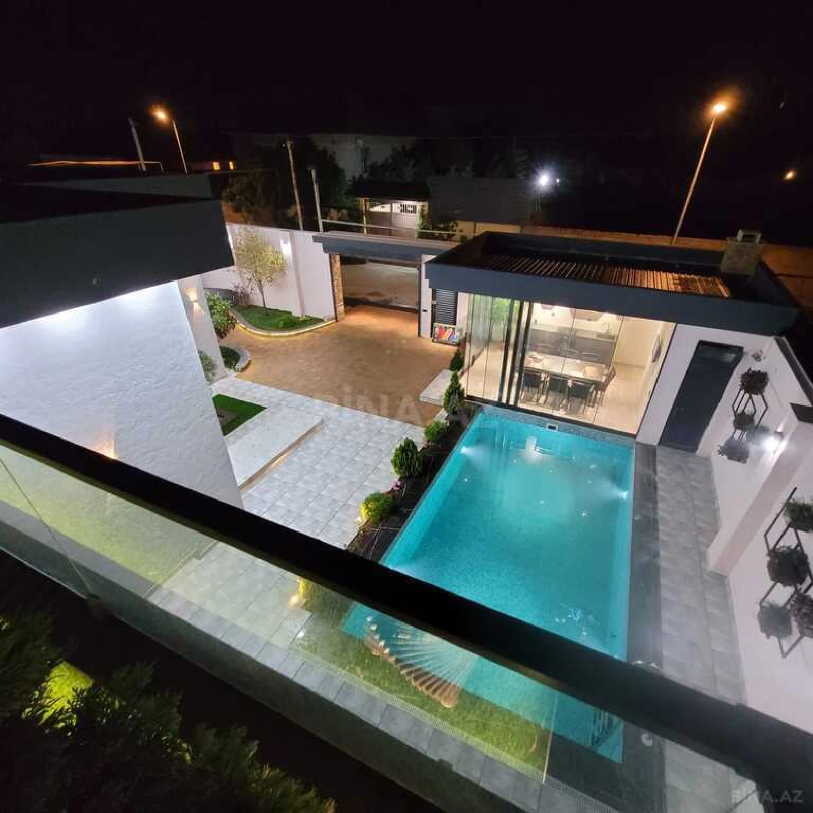 Satılır 4 otaqlı həyət evi 180 m²