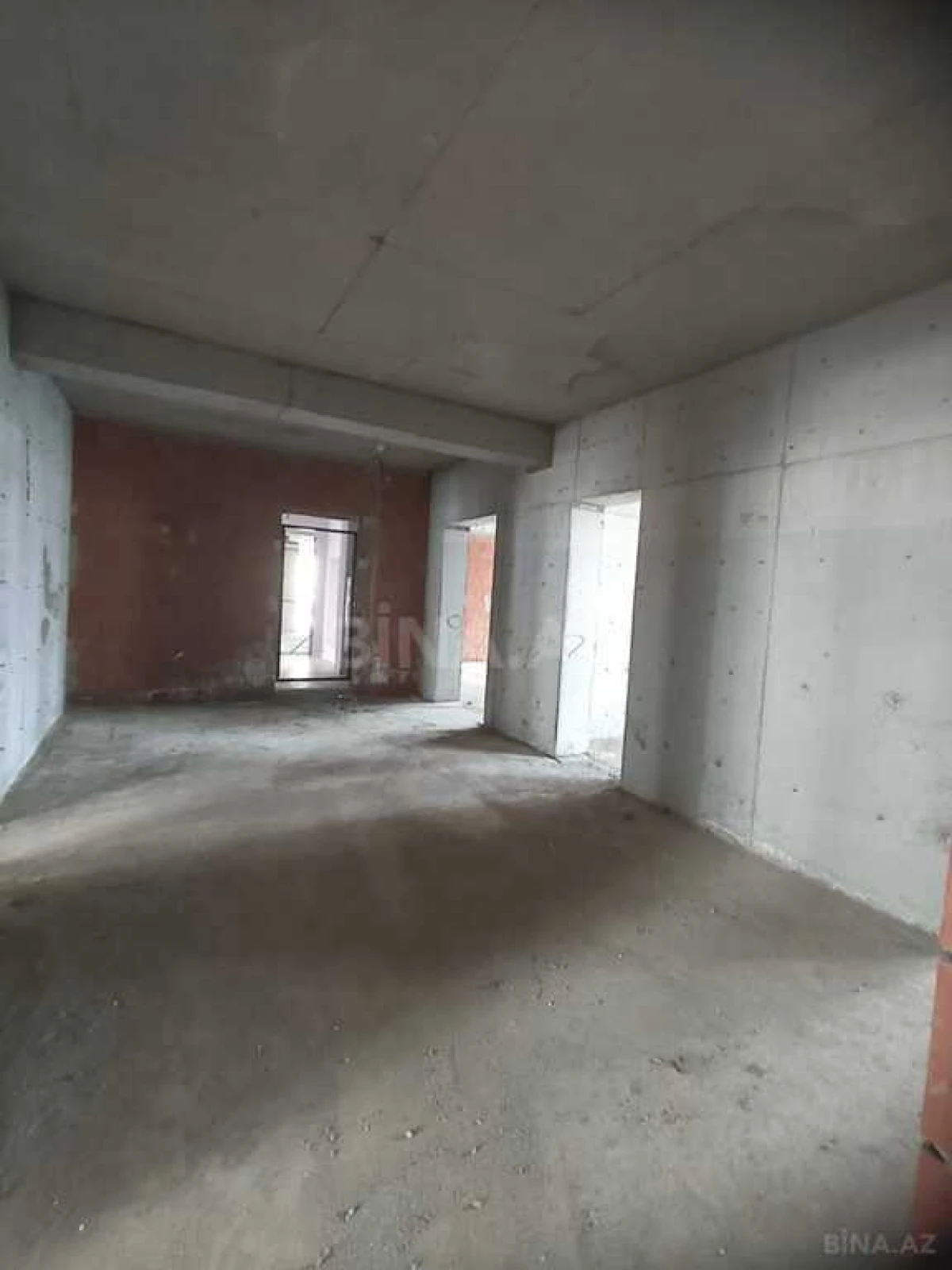 Satılır 5 otaqlı mənzil 290 m²