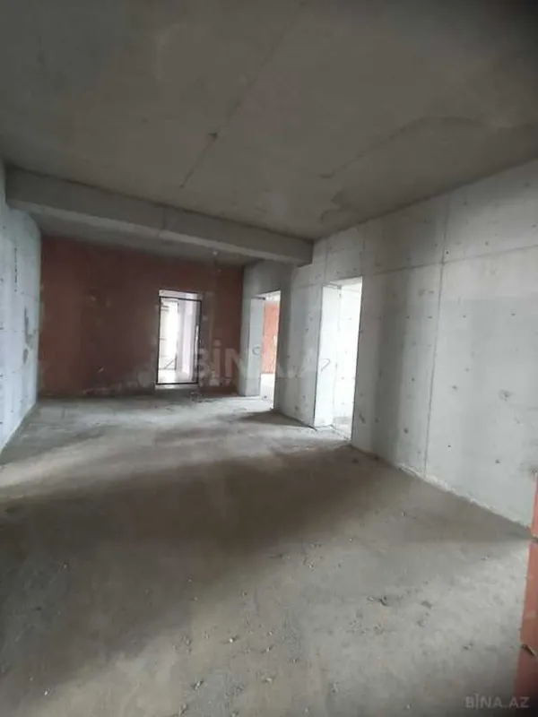 Satılır 5 otaqlı mənzil 290 m²