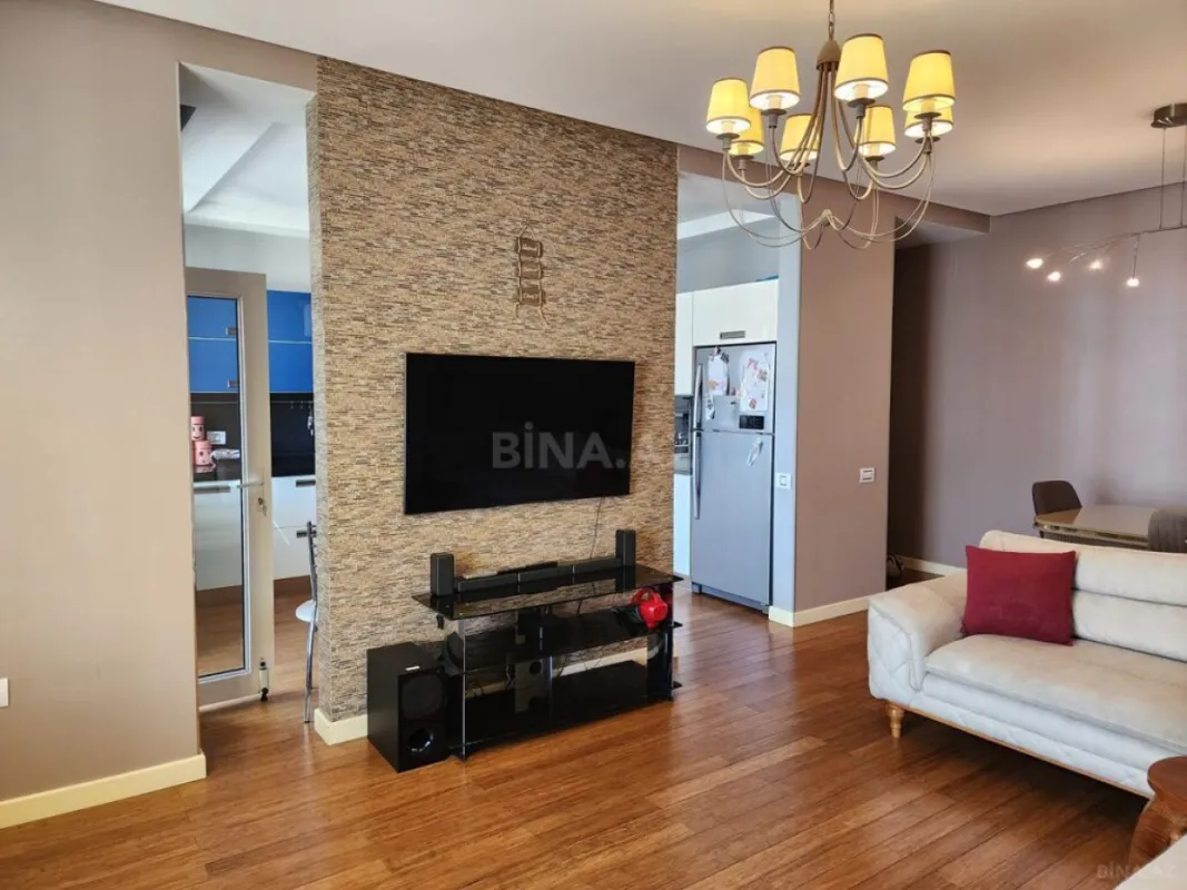 Satılır 3 otaqlı mənzil 110 m²