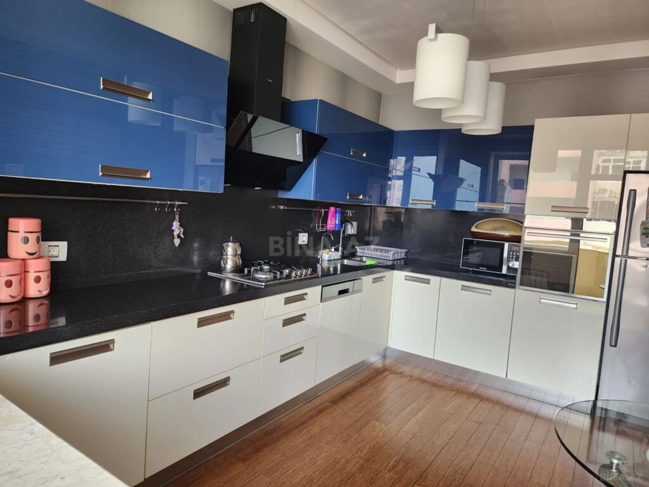 Satılır 3 otaqlı mənzil 110 m²
