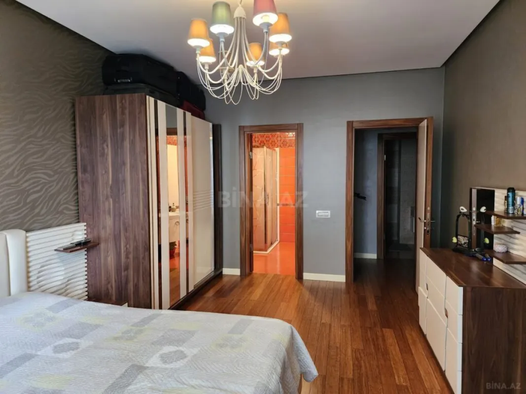 Satılır 3 otaqlı mənzil 110 m²