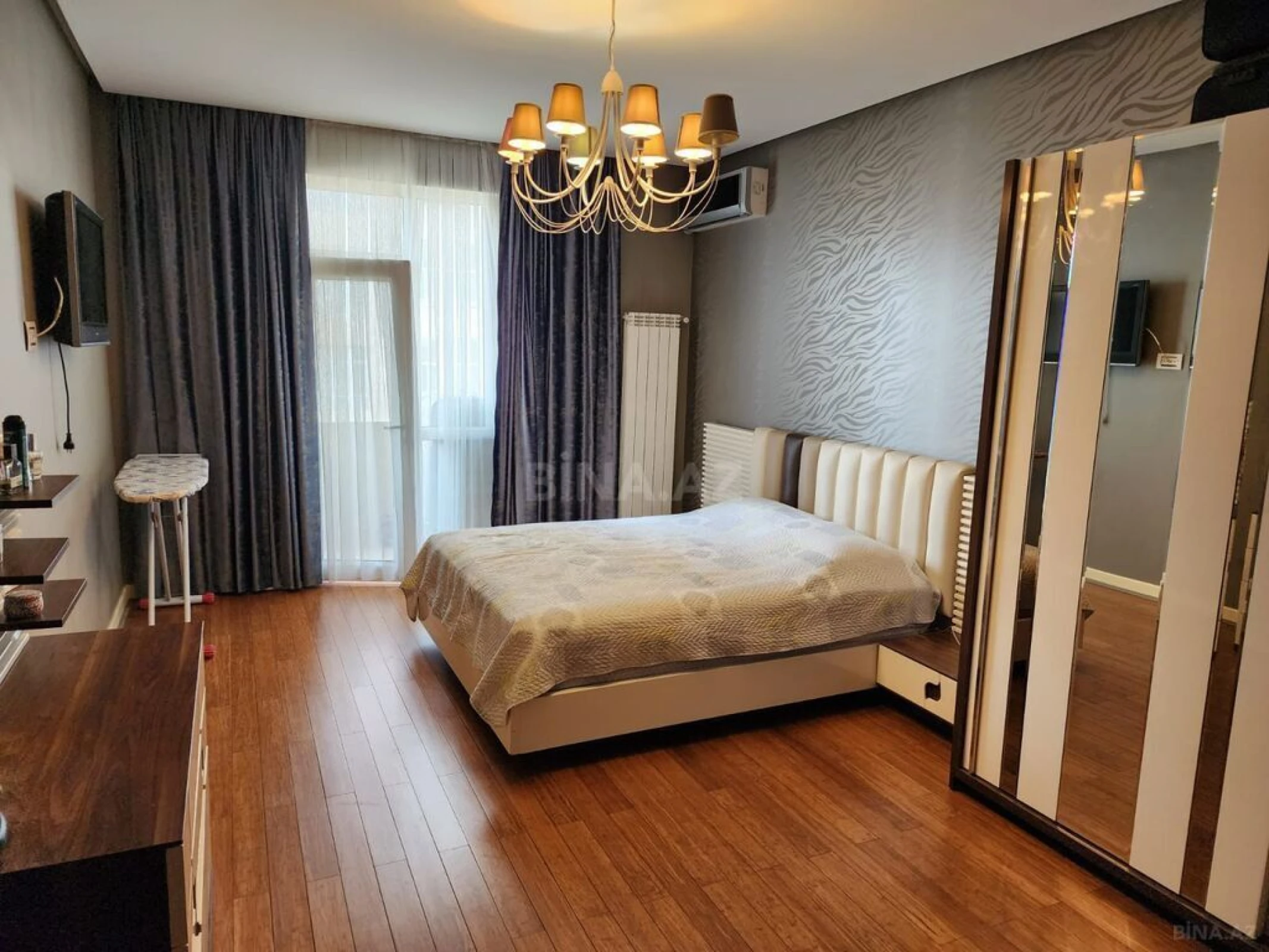 Satılır 3 otaqlı mənzil 110 m²