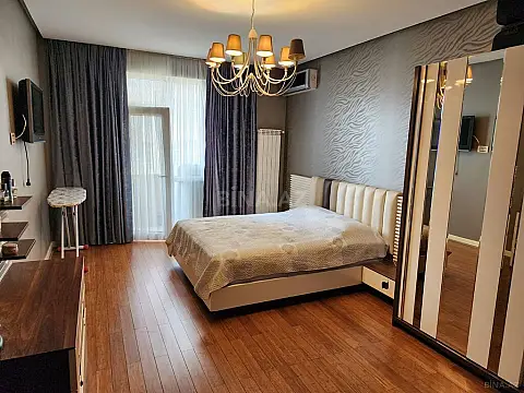 Satılır 3 otaqlı mənzil 110 m²