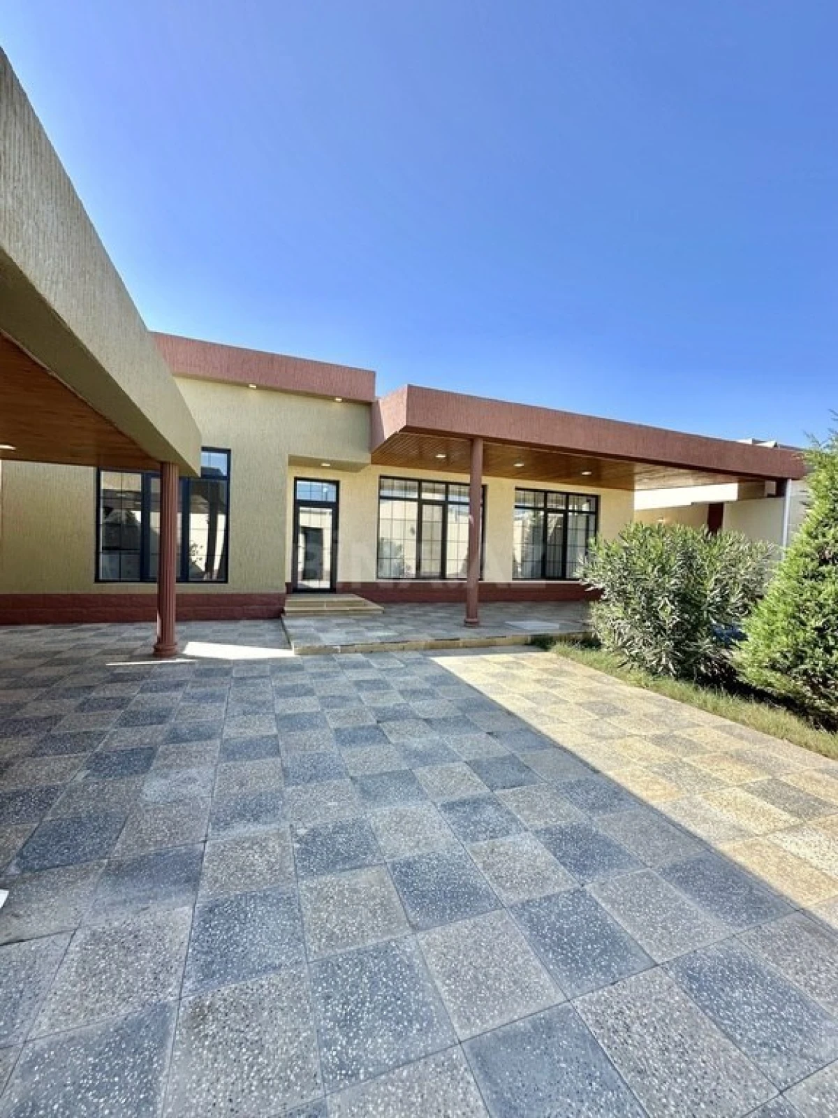 Satılır 4 otaqlı həyət evi 150 m²