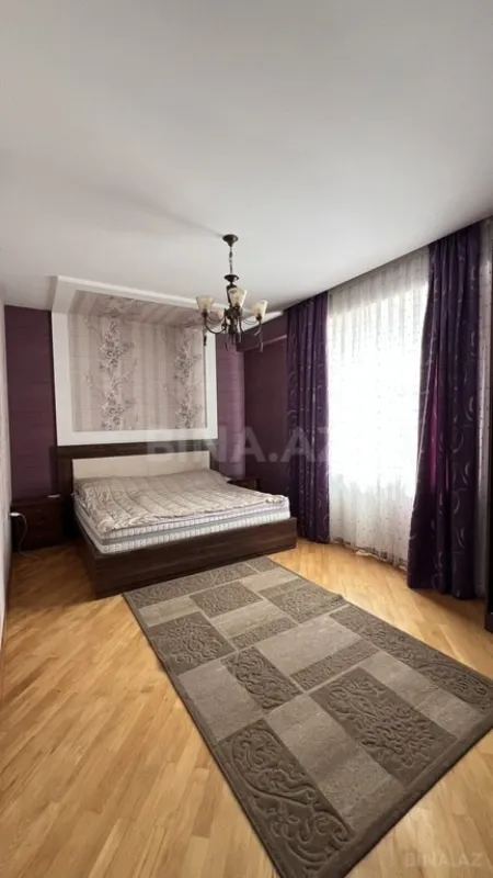 Satılır 3 otaqlı mənzil 108 m²