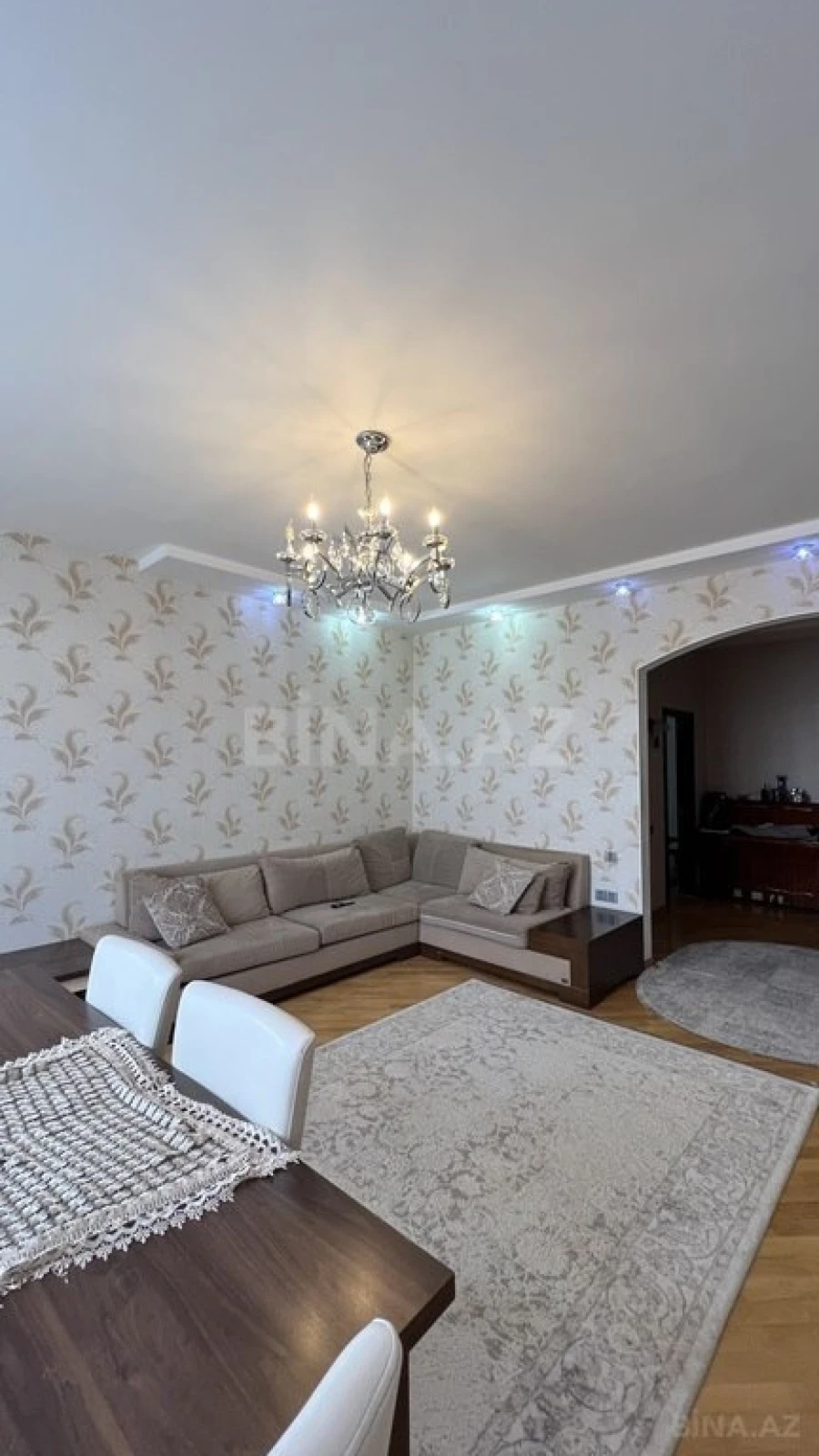Satılır 3 otaqlı mənzil 108 m²