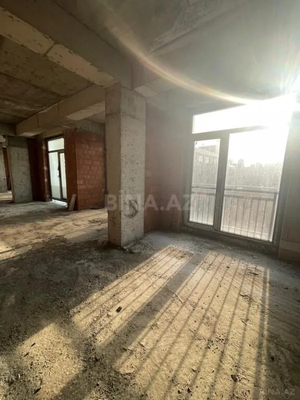 Satılır 3 otaqlı mənzil 127 m²