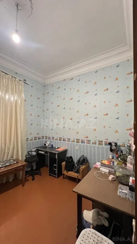 Satılır 4 otaqlı mənzil 120 m²