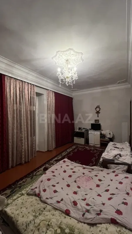 Satılır 4 otaqlı mənzil 120 m²