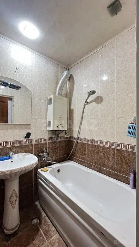 Satılır 4 otaqlı mənzil 120 m²