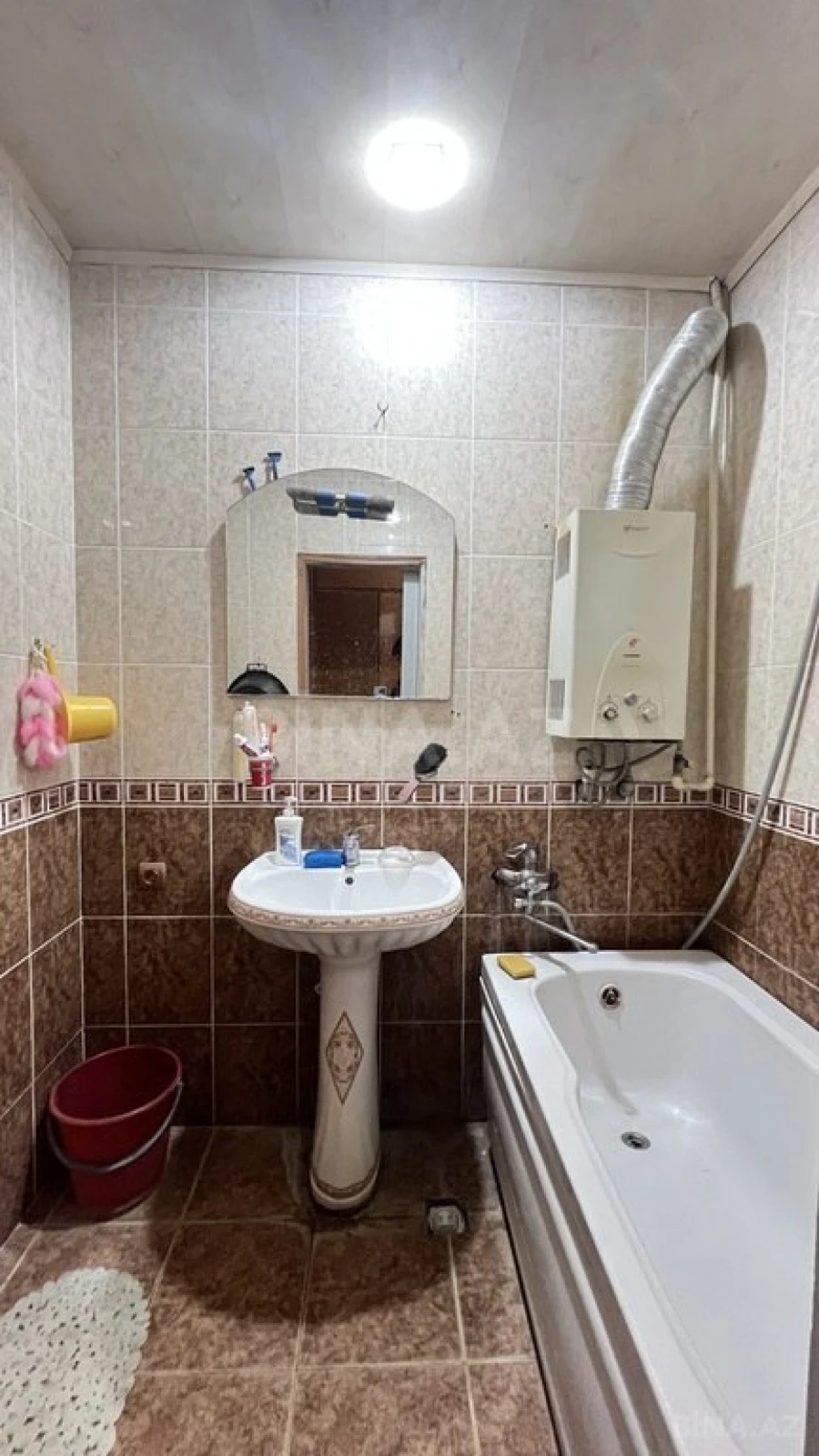 Satılır 4 otaqlı mənzil 120 m²