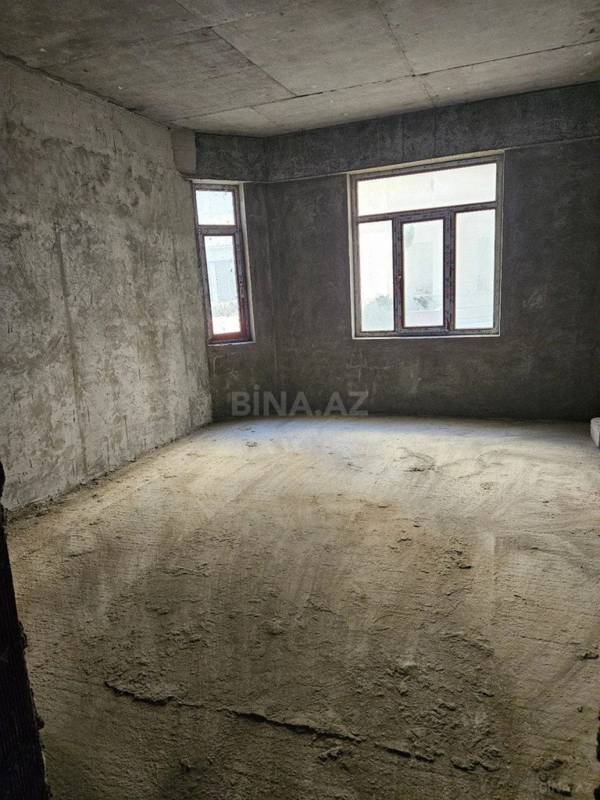 Satılır 3 otaqlı mənzil 125 m²