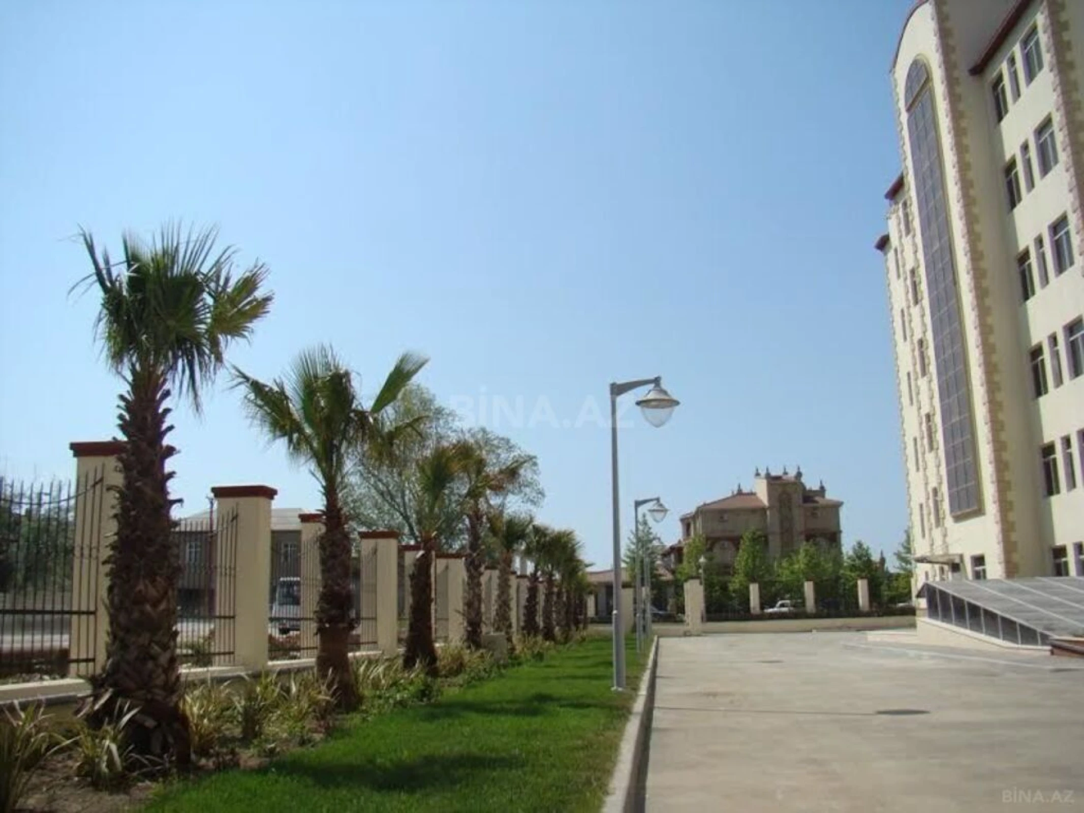 Satılır 3 otaqlı mənzil 125 m²