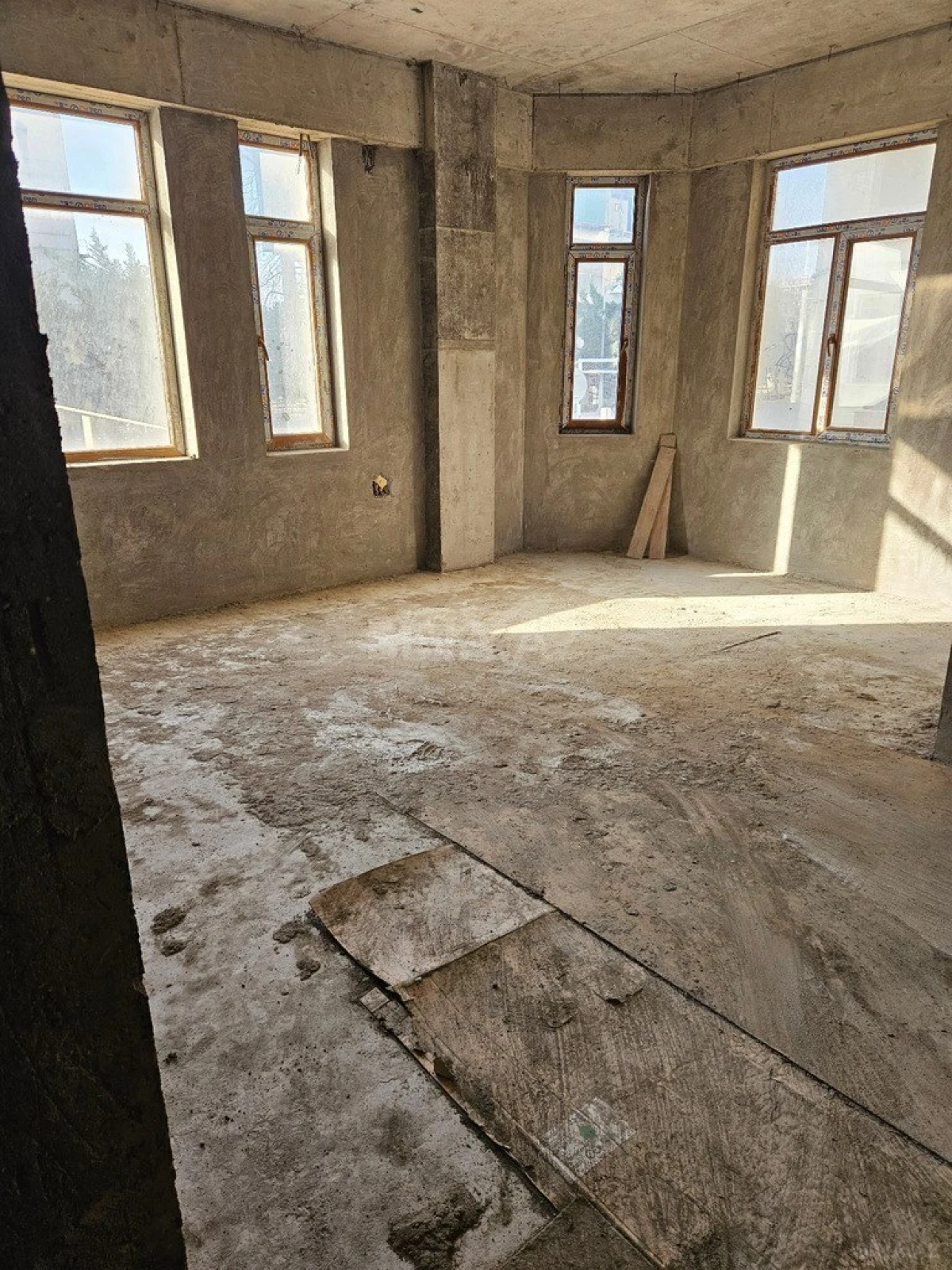 Satılır 3 otaqlı mənzil 125 m²