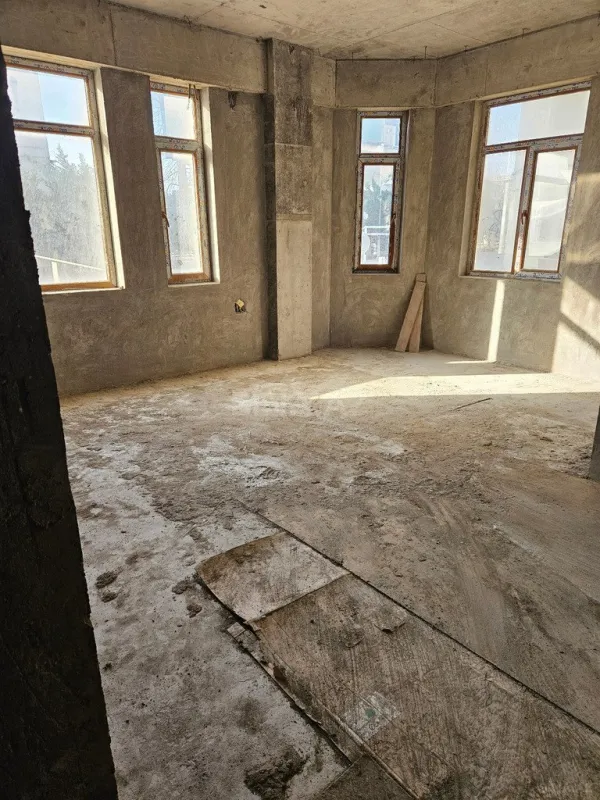 Satılır 3 otaqlı mənzil 125 m²