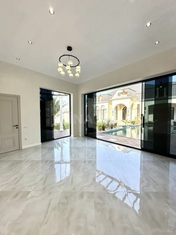 Satılır 5 otaqlı həyət evi 240 m²