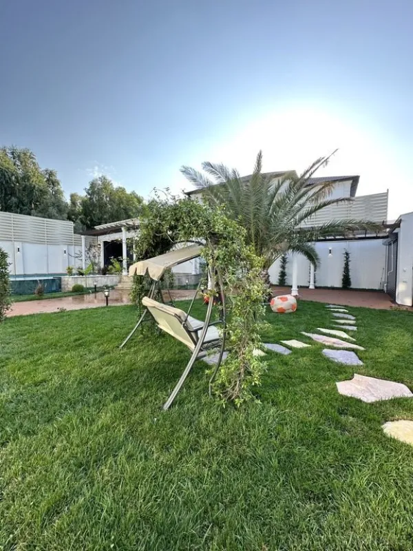 Satılır 5 otaqlı həyət evi 240 m²