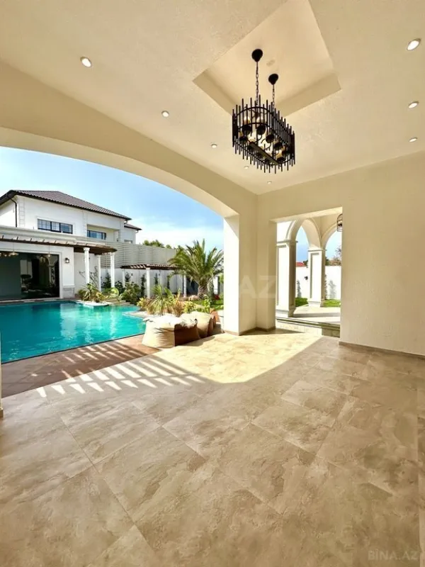 Satılır 5 otaqlı həyət evi 240 m²